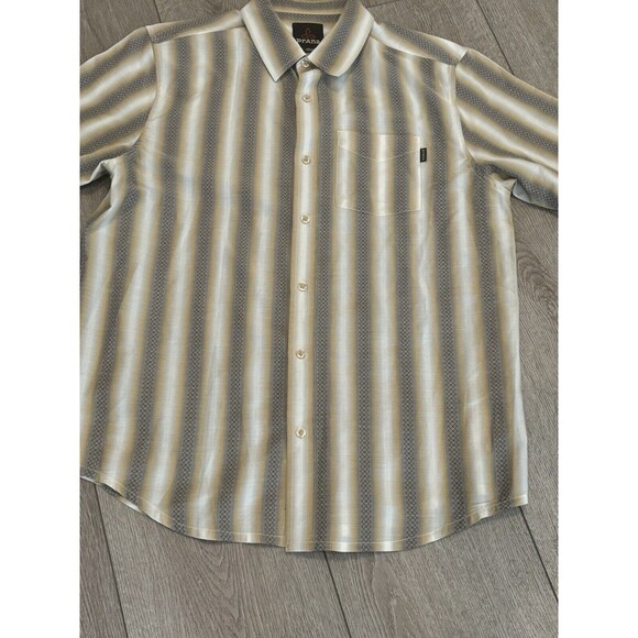 prAna Breathe Men’s Button-Up Short Sleeve Plaid Shirt Medium White Beige - Picture 4 of 9